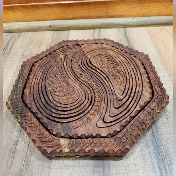 Carved Vintage Wooden Collapsible Basket serving Tray, Two Sections - Picture 3 of 5